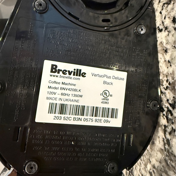 Nespresso® VertuoPlus Deluxe Coffee and Espresso Maker Bundle in Black - Picture 9 of 9